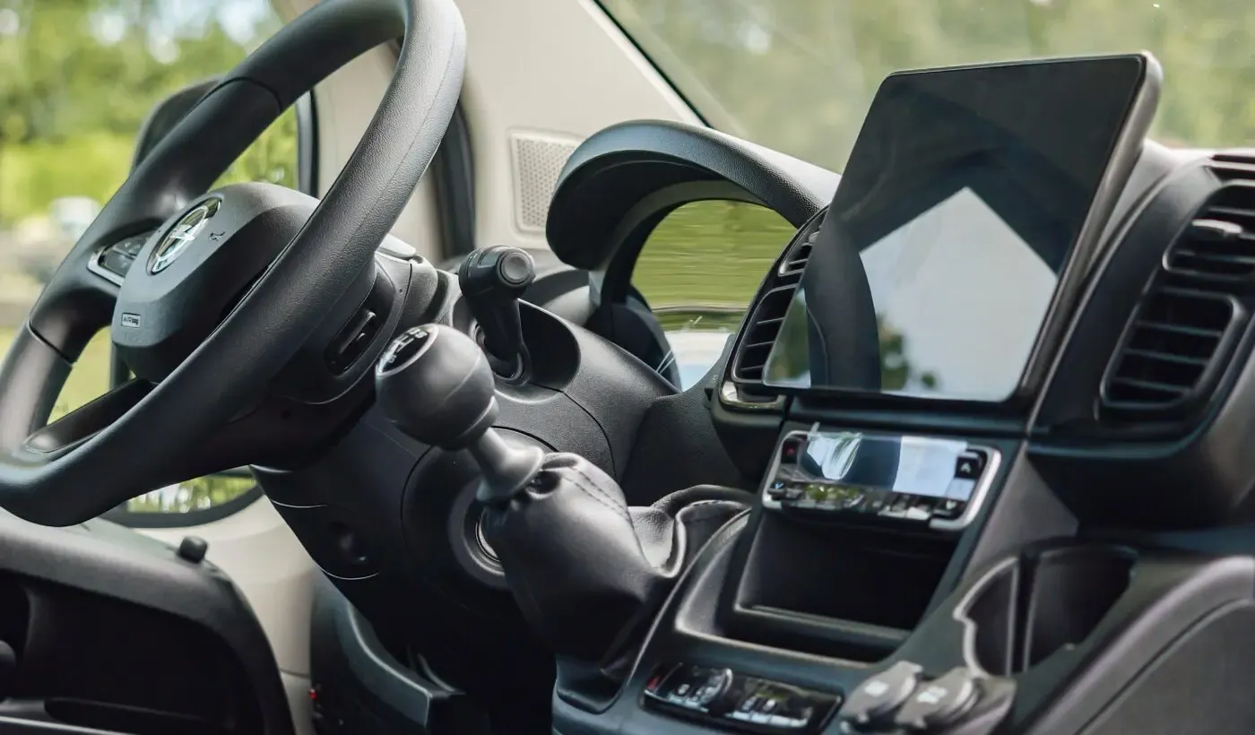 Telecamera di sicurezza interna nel vano cavalli con monitor in cabina Van AKX