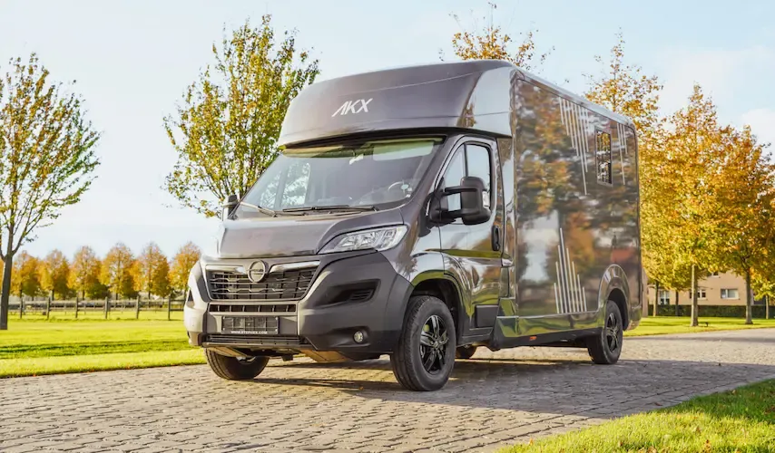 Noleggio Van Cavalli AKX a Roma e provincia